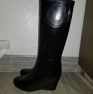 💜HUNTER BLACK WEDGE BOOTS SIZE 6💜
